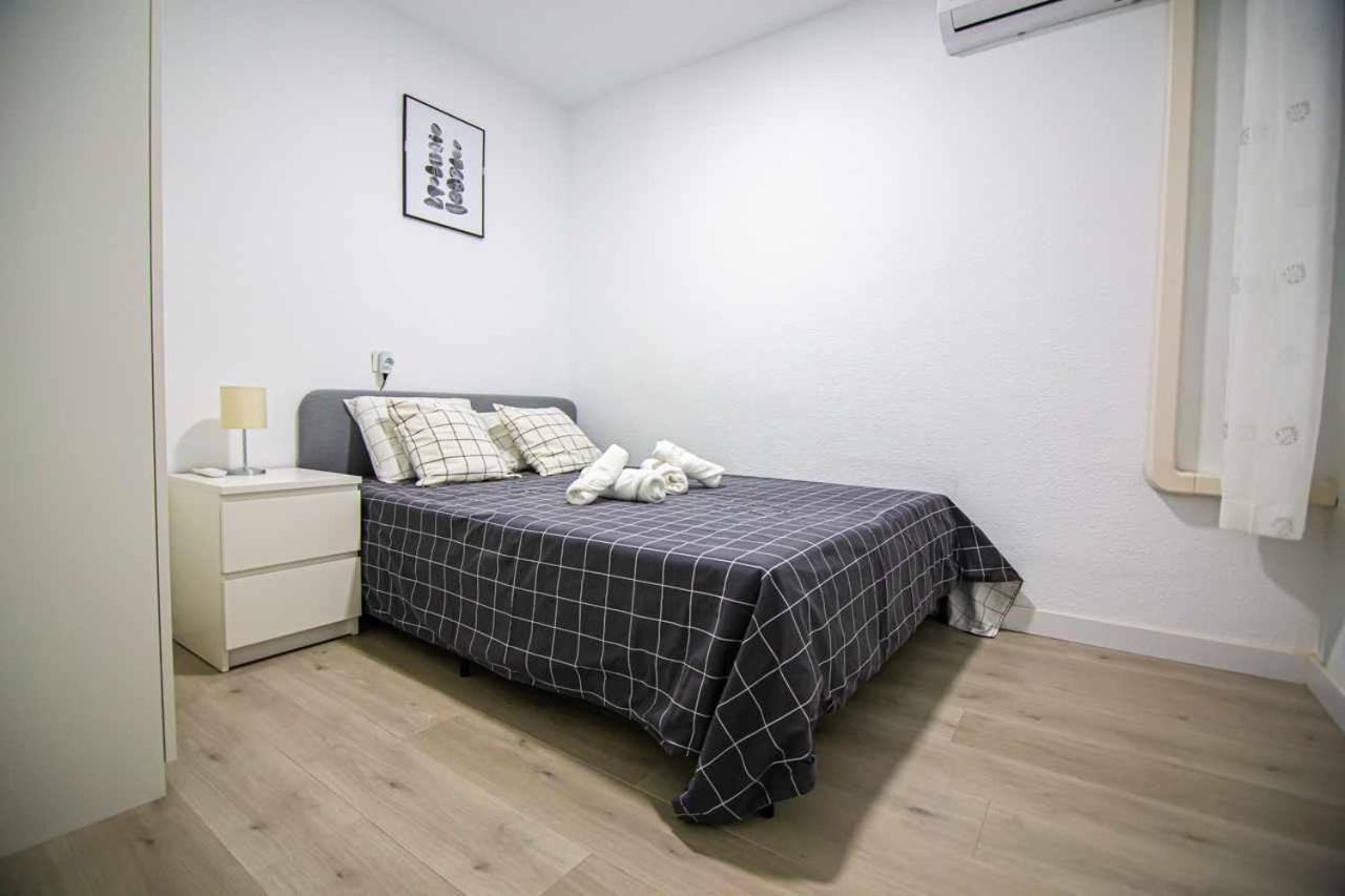 Apartamento Heroes De Sostoa Malaga Bagian luar foto