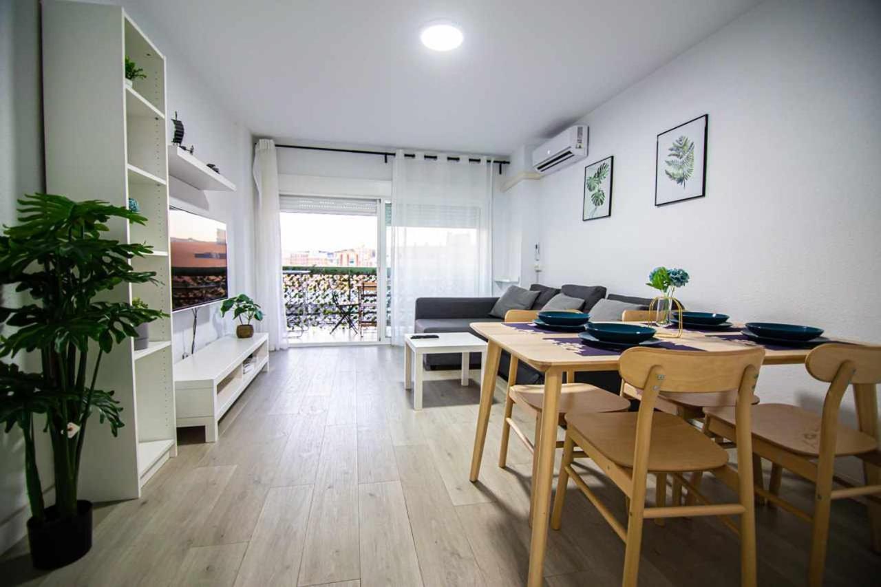 Apartamento Heroes De Sostoa Malaga Bagian luar foto