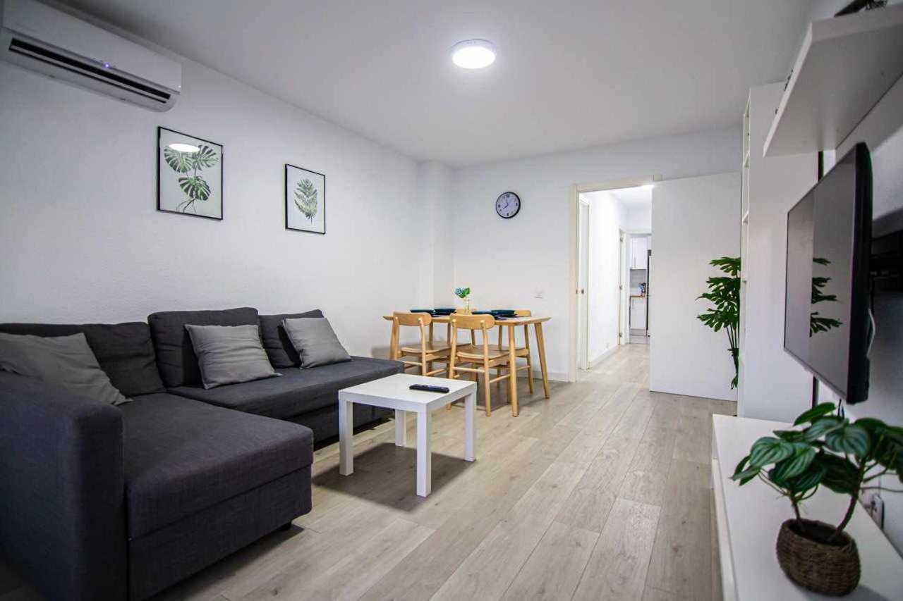 Apartamento Heroes De Sostoa Malaga Bagian luar foto