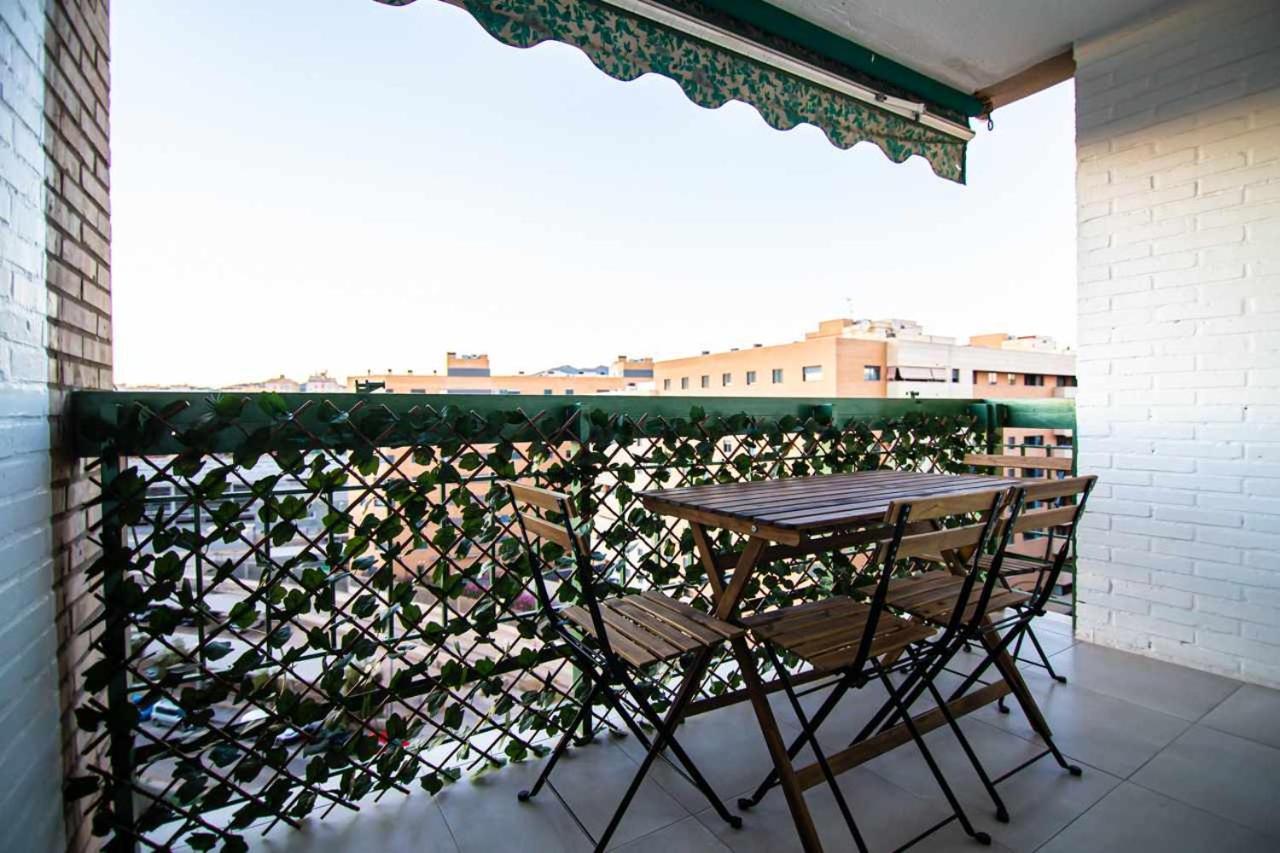 Apartamento Heroes De Sostoa Malaga Bagian luar foto