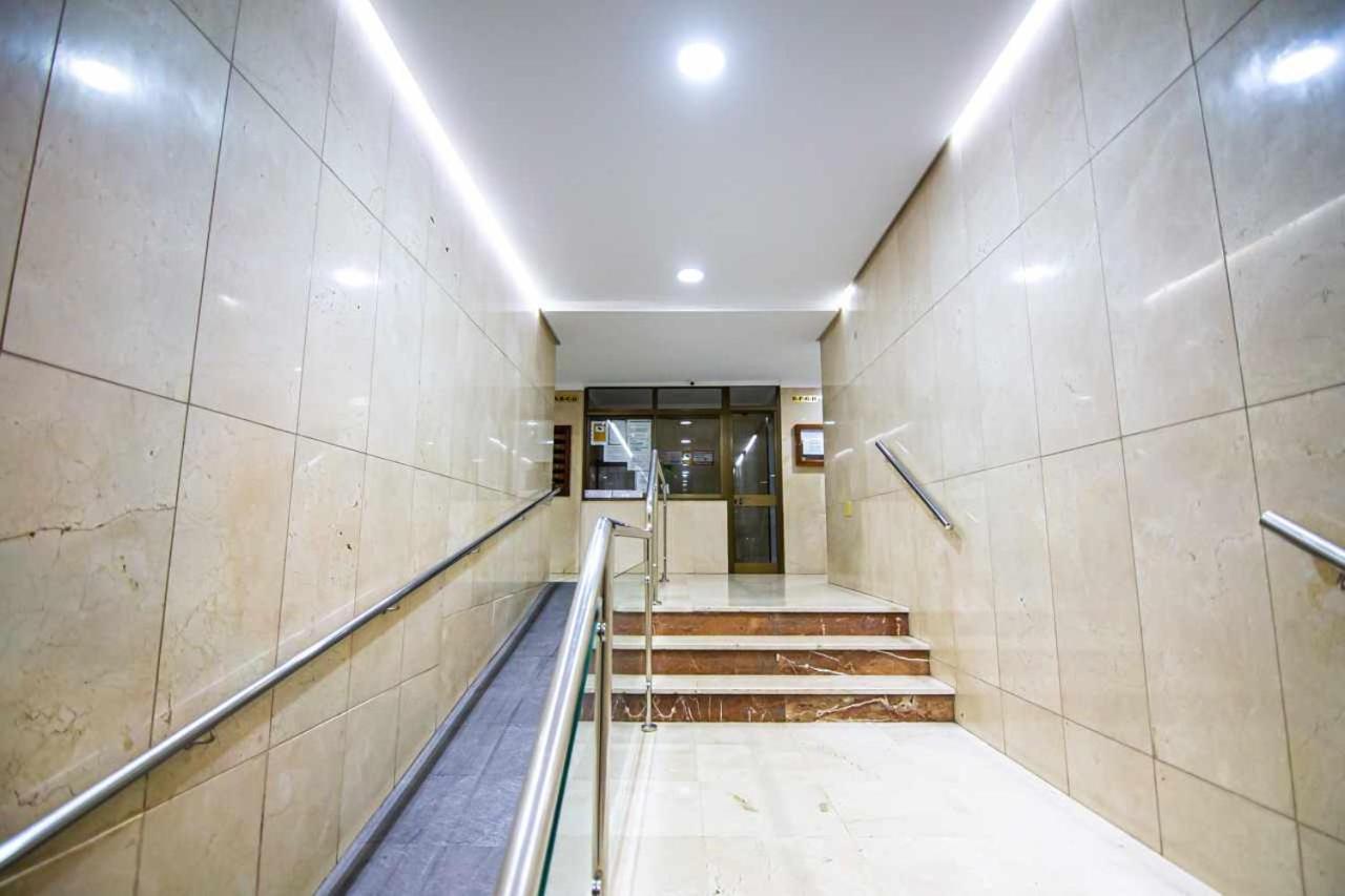 Apartamento Heroes De Sostoa Malaga Bagian luar foto