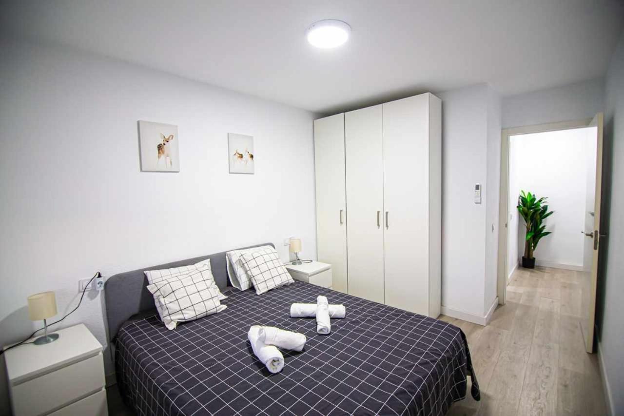 Apartamento Heroes De Sostoa Malaga Bagian luar foto